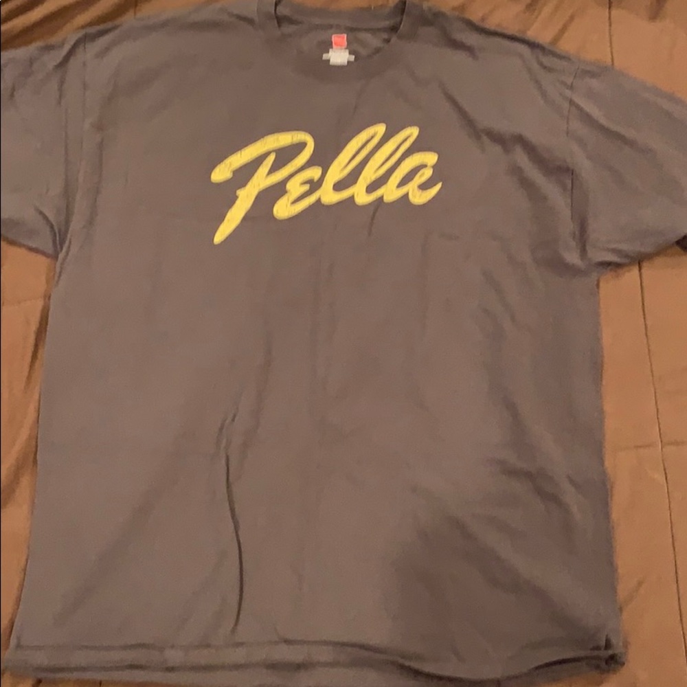 pella t-shirt